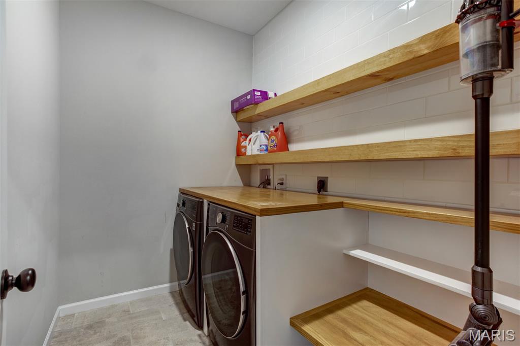 Arnold, Missouri 63010, United States, 4 Bedrooms Bedrooms, ,3 BathroomsBathrooms,Residential,Active,211320