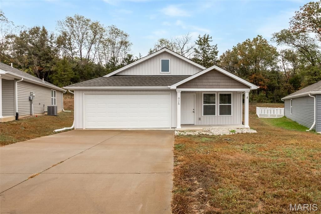 Photo of 926 Osage Villa Court, Villa Ridge, MO 63089 (MLS # 25073506)