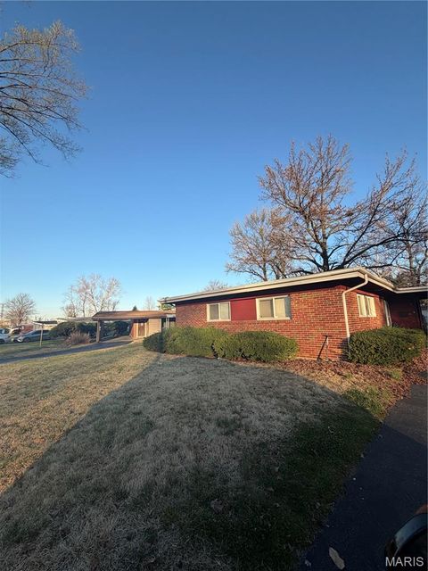 Photo of 8513 Midwood Avenue, Allenton, MO 63134 (MLS # 26023041)