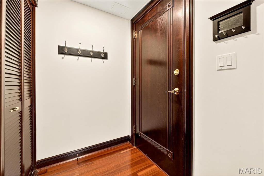 St Louis, Missouri 63108, United States, 2 Bedrooms Bedrooms, ,2 BathroomsBathrooms,Residential,Coming Soon,175102