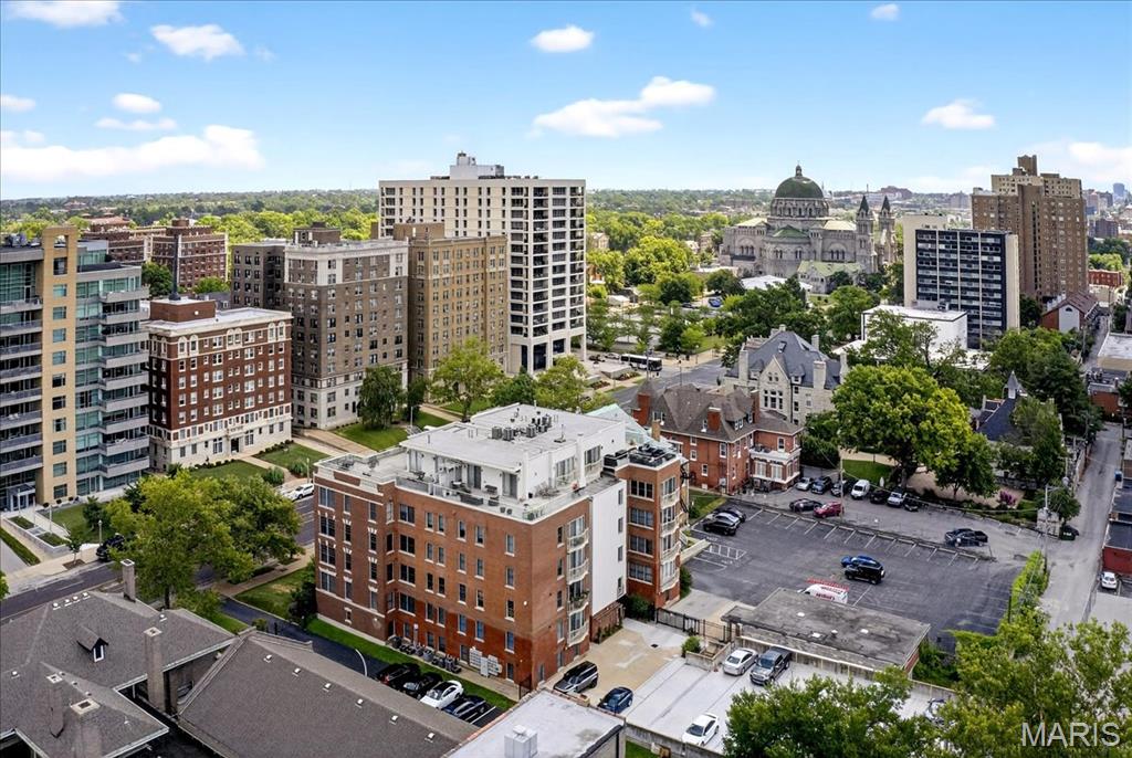 St Louis, Missouri 63108, United States, 2 Bedrooms Bedrooms, ,2 BathroomsBathrooms,Residential,Coming Soon,175102