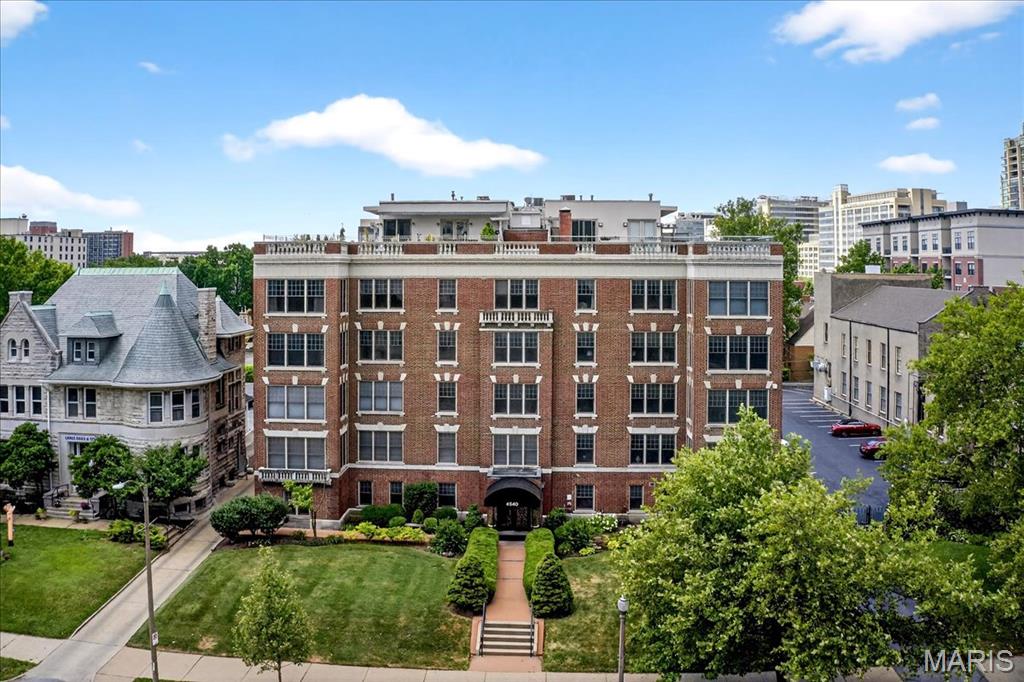 St Louis, Missouri 63108, United States, 2 Bedrooms Bedrooms, ,2 BathroomsBathrooms,Residential,Coming Soon,175102