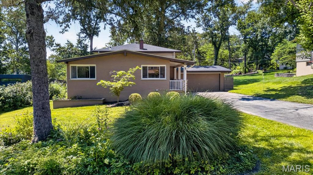 6 The Knolls Lane