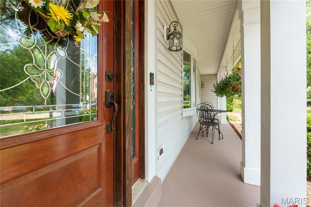 255 W Manor Drive