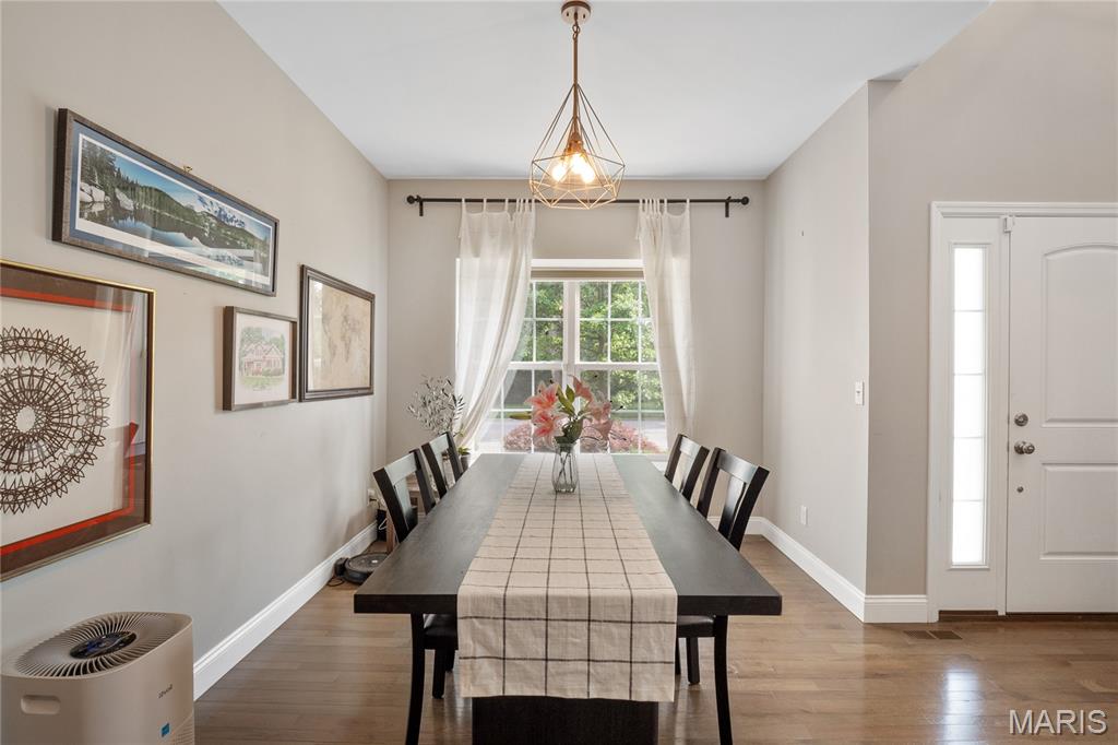 St Louis, Missouri 63130, United States, 4 Bedrooms Bedrooms, ,3 BathroomsBathrooms,Residential,Active,200533