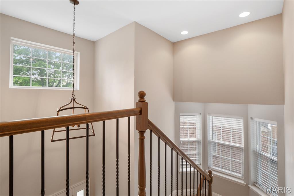 St Louis, Missouri 63130, United States, 4 Bedrooms Bedrooms, ,3 BathroomsBathrooms,Residential,Active,200533