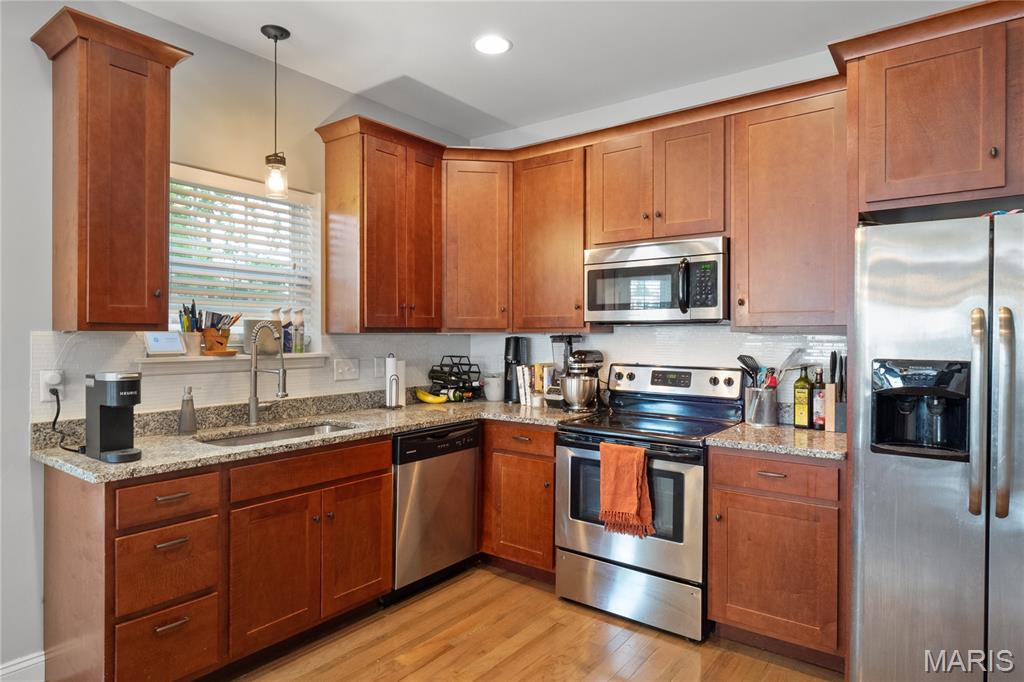 St Louis, Missouri 63130, United States, 4 Bedrooms Bedrooms, ,3 BathroomsBathrooms,Residential,Active,200533