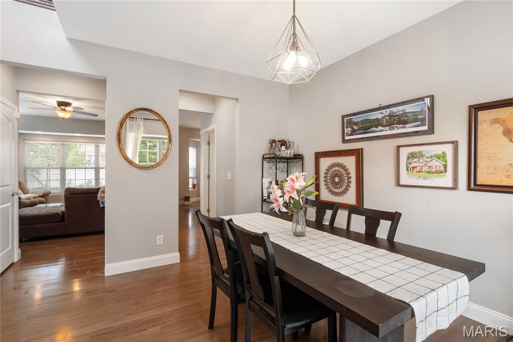 St Louis, Missouri 63130, United States, 4 Bedrooms Bedrooms, ,3 BathroomsBathrooms,Residential,Active,200533