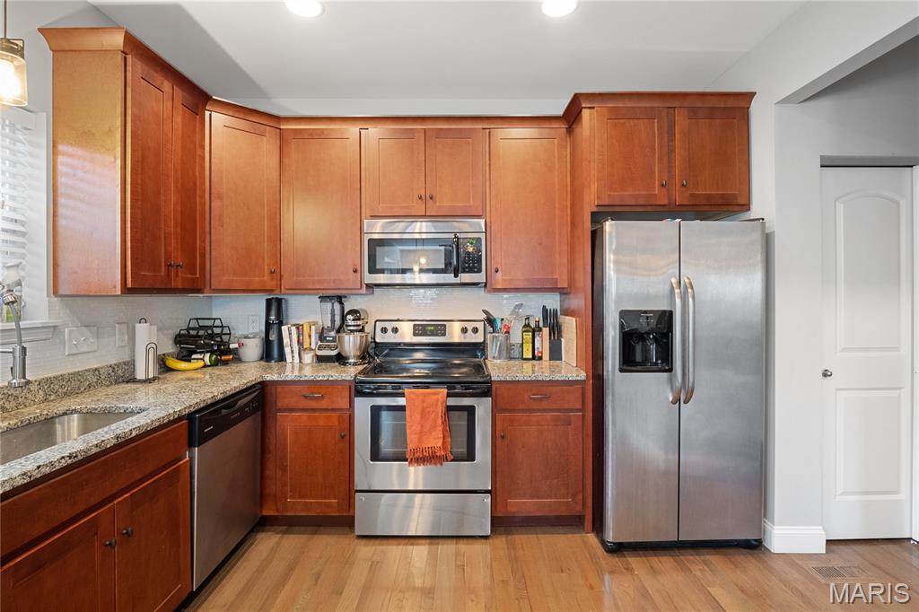 St Louis, Missouri 63130, United States, 4 Bedrooms Bedrooms, ,3 BathroomsBathrooms,Residential,Active,200533