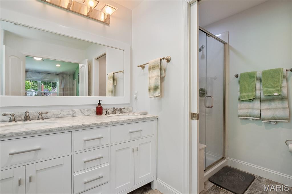 St Louis, Missouri 63130, United States, 4 Bedrooms Bedrooms, ,3 BathroomsBathrooms,Residential,Active,200533