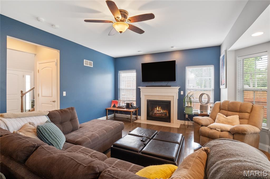 St Louis, Missouri 63130, United States, 4 Bedrooms Bedrooms, ,3 BathroomsBathrooms,Residential,Active,200533