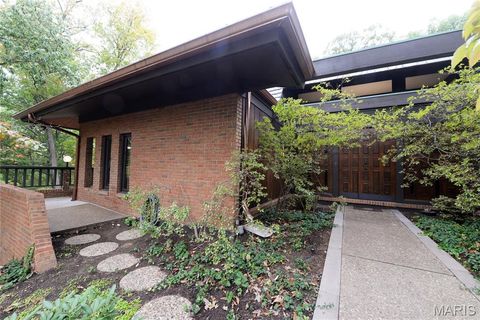 9531 Sunny Creek Lane Sunset Hills MO 63127