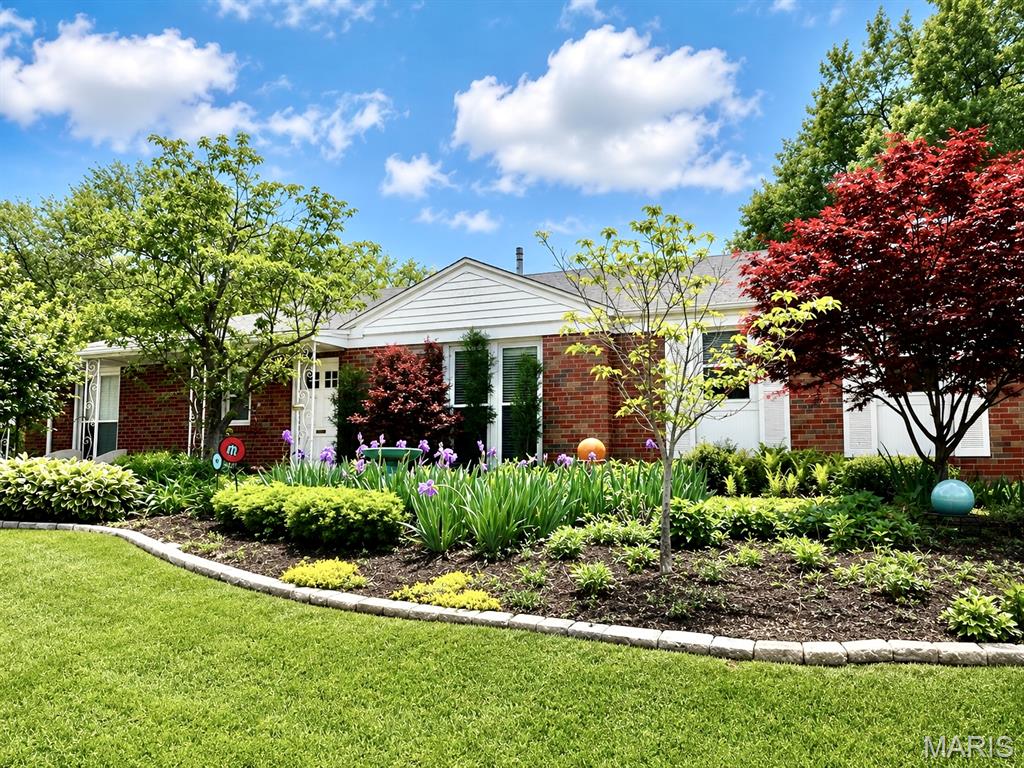 Photo 1 of 33 — 8412 Old Bonhomme Road, University City, MO 63132