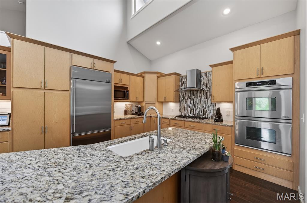 BRIAR POINTE - Residential