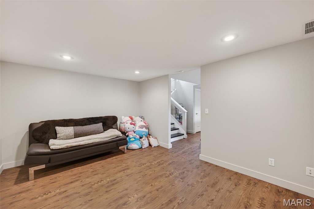 BRIAR POINTE - Residential