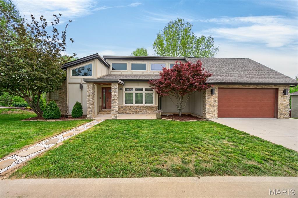 BRIAR POINTE - Residential