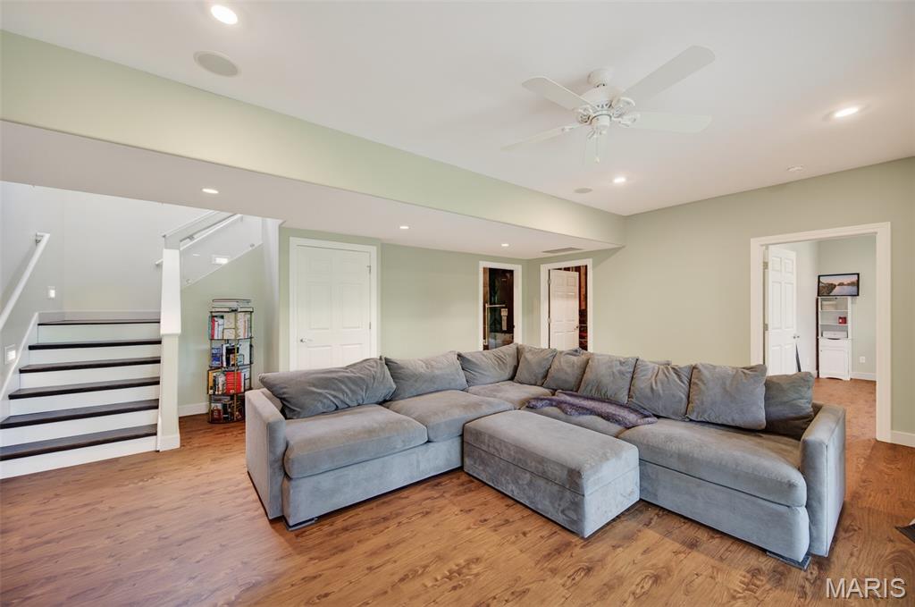 BRIAR POINTE - Residential