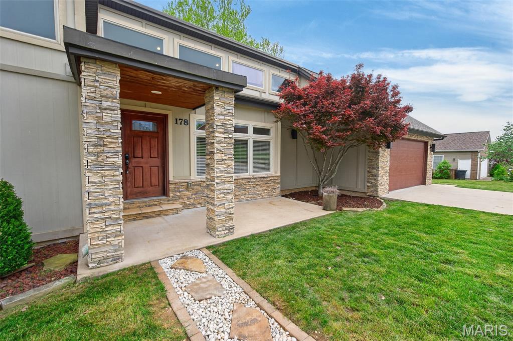 BRIAR POINTE - Residential