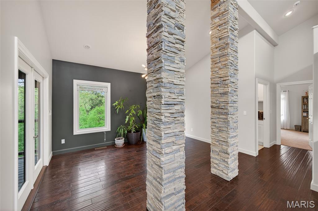 BRIAR POINTE - Residential