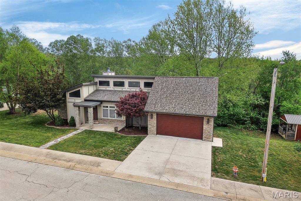 BRIAR POINTE - Residential