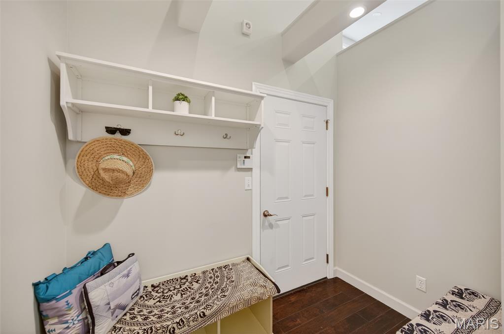 BRIAR POINTE - Residential