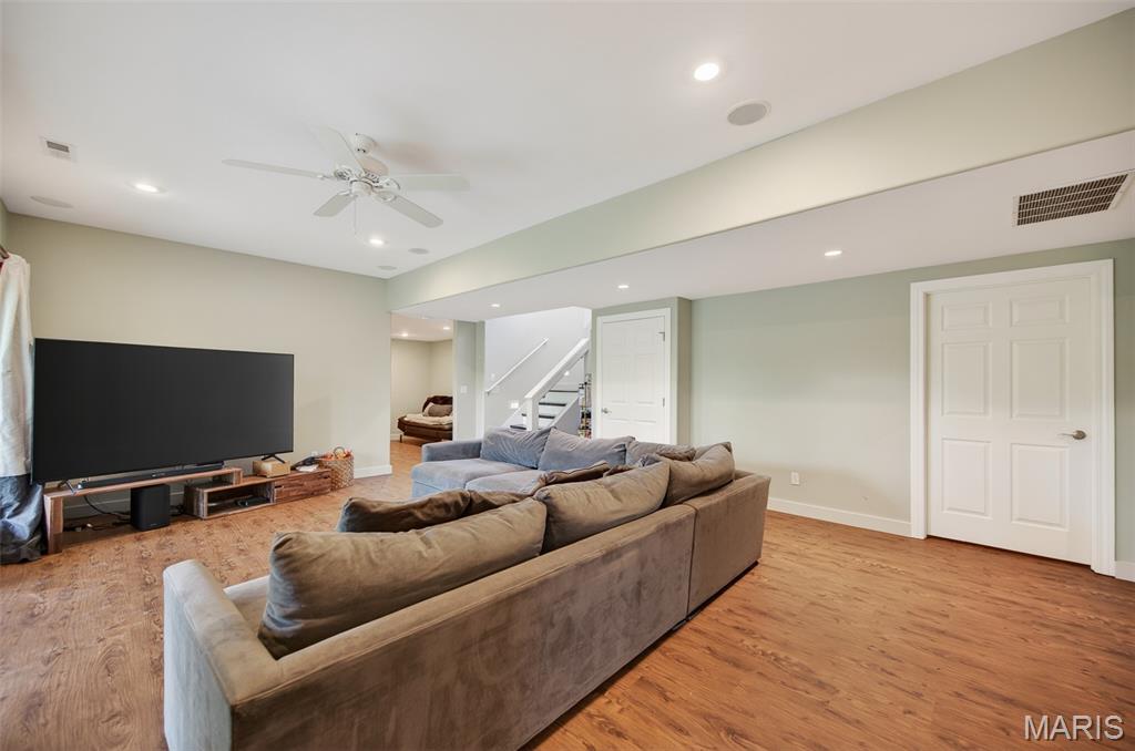 BRIAR POINTE - Residential