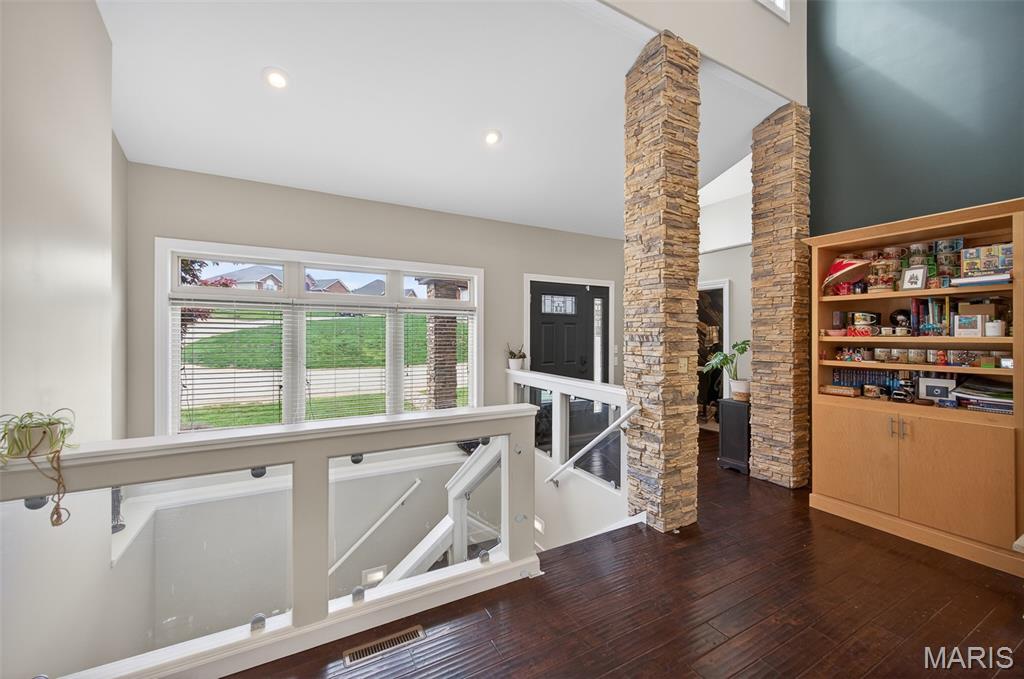 BRIAR POINTE - Residential