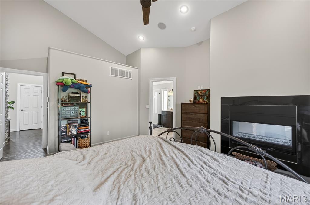 BRIAR POINTE - Residential