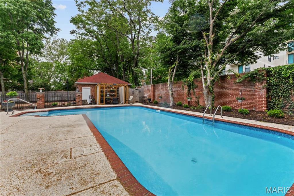 DeBaliviere Place - Residential