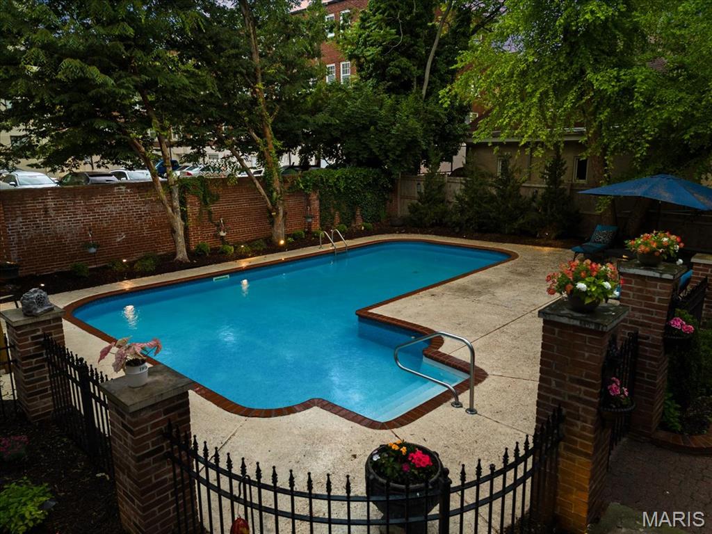 DeBaliviere Place - Residential
