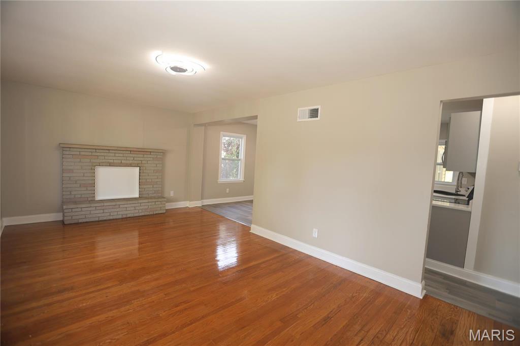 St Louis, Missouri 63136, United States, 3 Bedrooms Bedrooms, ,2 BathroomsBathrooms,Residential,Active,38310