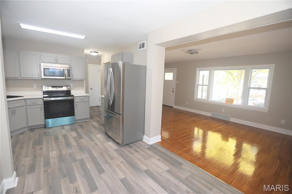 St Louis, Missouri 63136, United States, 3 Bedrooms Bedrooms, ,2 BathroomsBathrooms,Residential,Active,38310