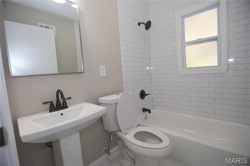 St Louis, Missouri 63136, United States, 3 Bedrooms Bedrooms, ,2 BathroomsBathrooms,Residential,Active,38310