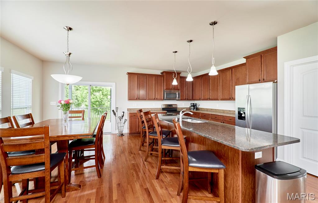 3 Lakeview Pointe Court