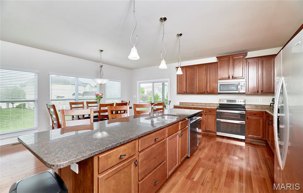 3 Lakeview Pointe Court