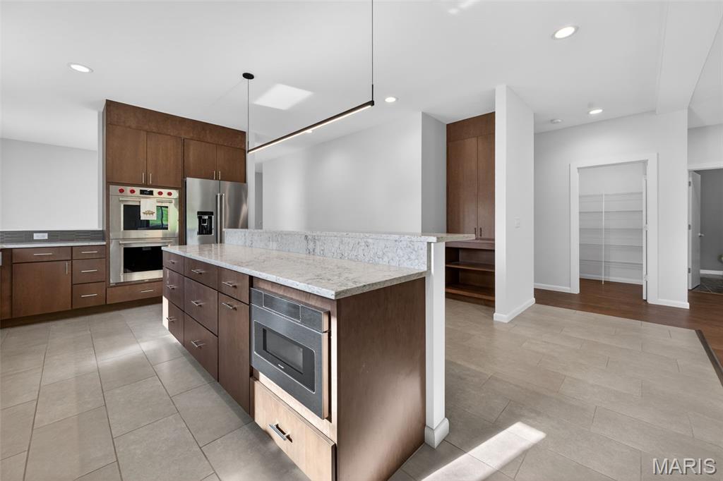 Santino Court - Residential