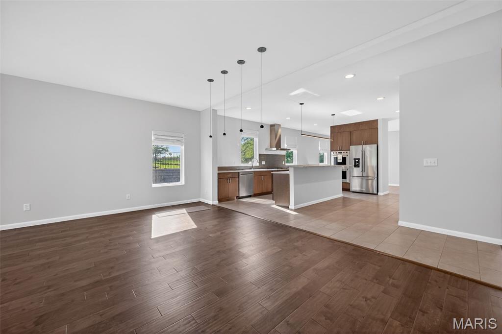 Santino Court - Residential