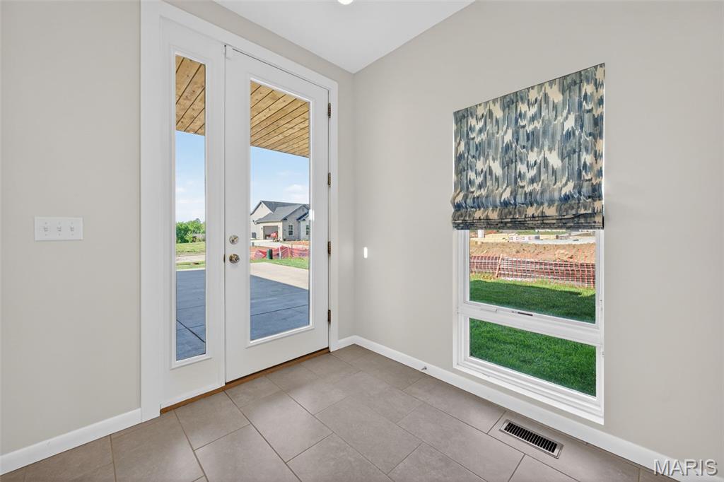 Santino Court - Residential