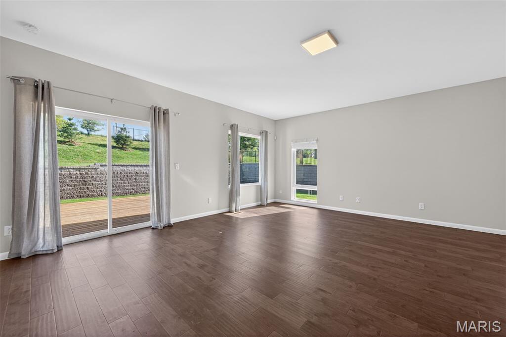 Santino Court - Residential