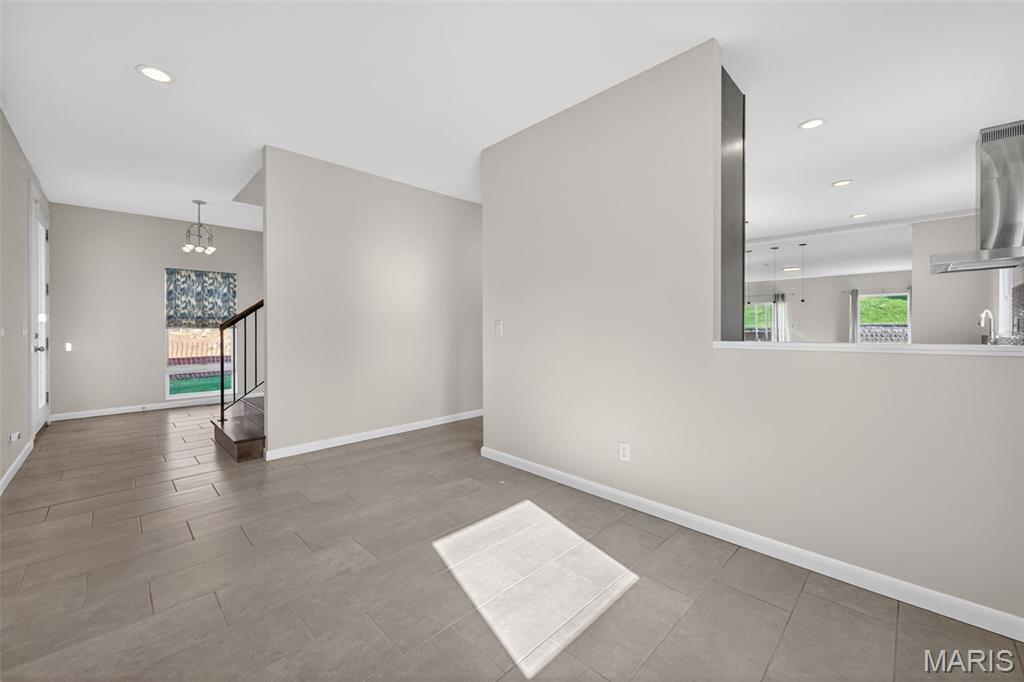 Santino Court - Residential