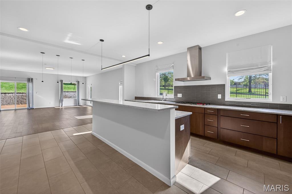 Santino Court - Residential