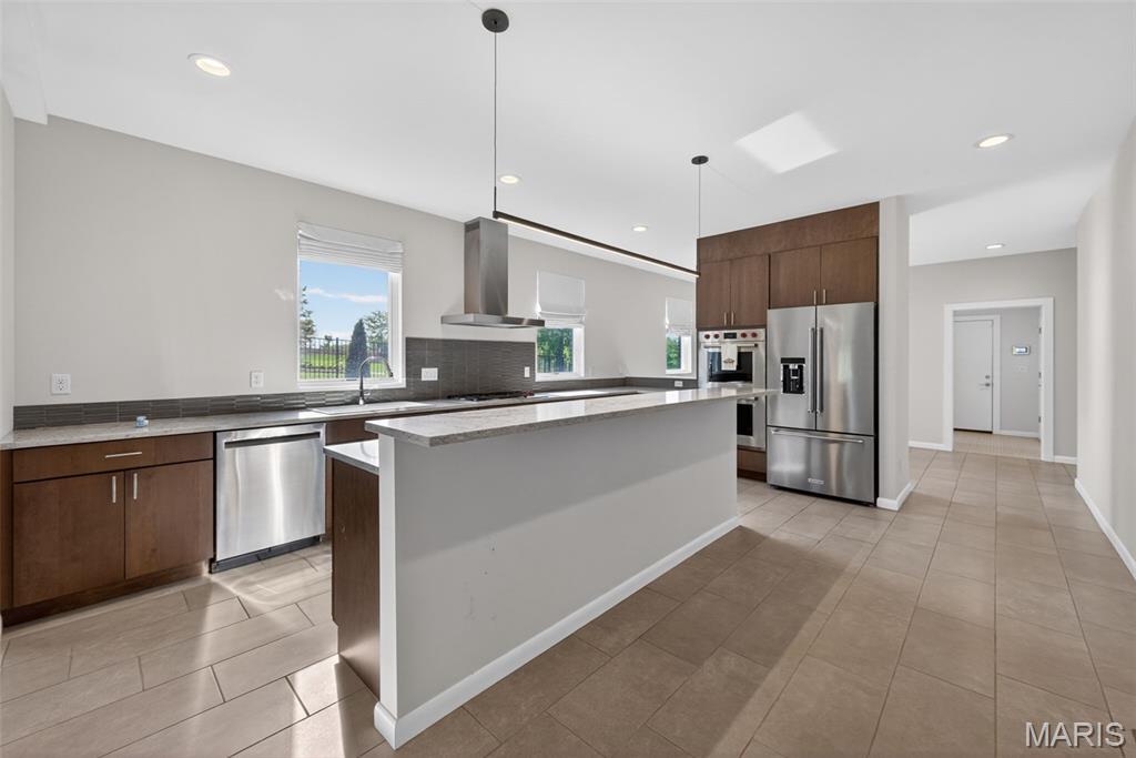 Santino Court - Residential