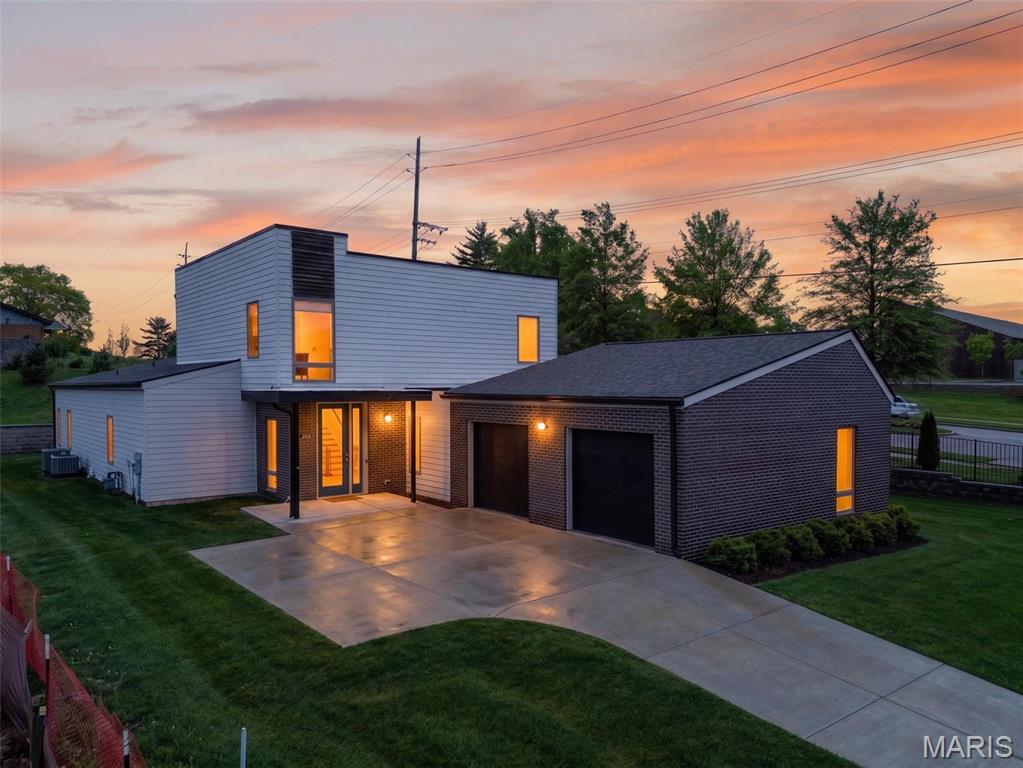 Santino Court - Residential