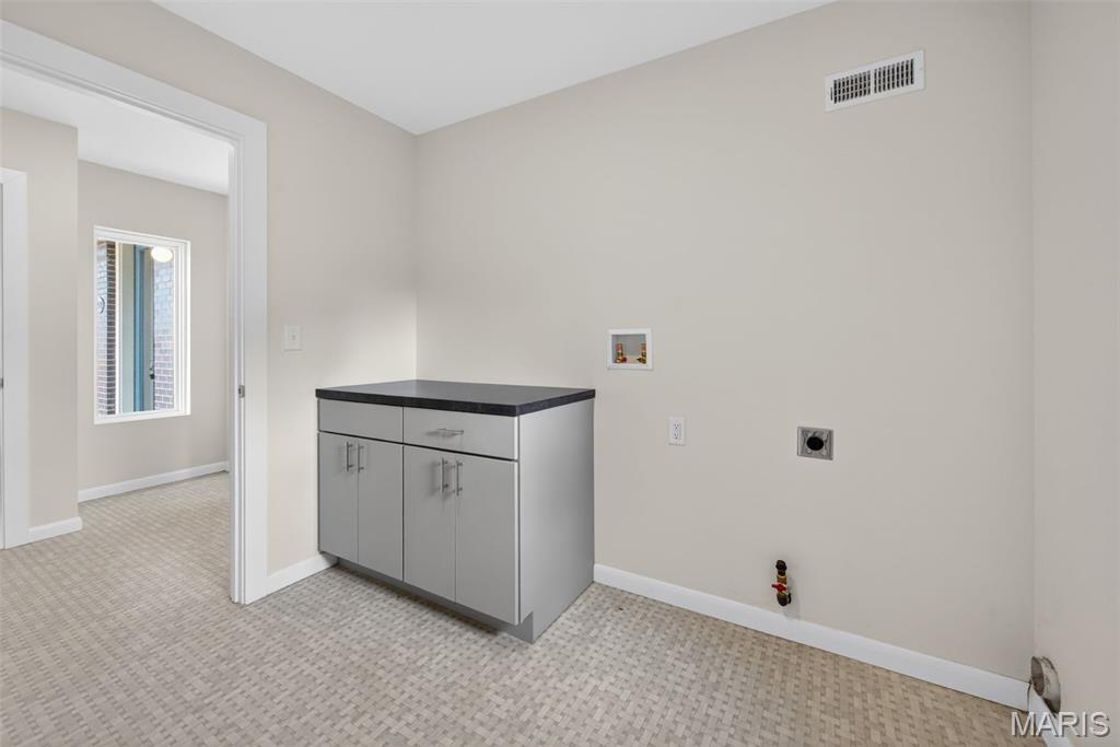 Santino Court - Residential