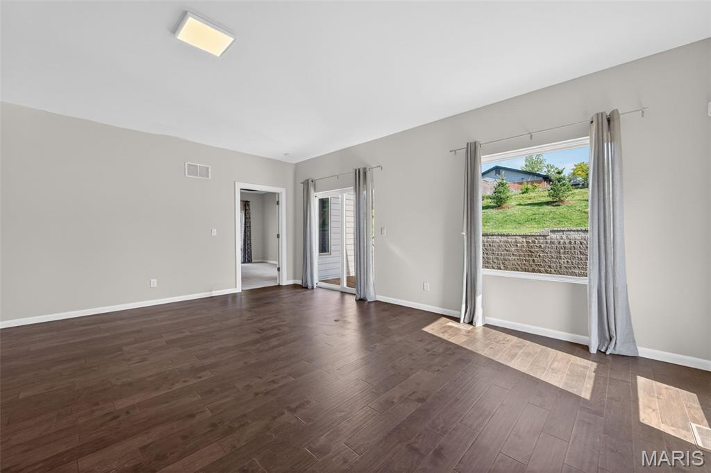 Santino Court - Residential