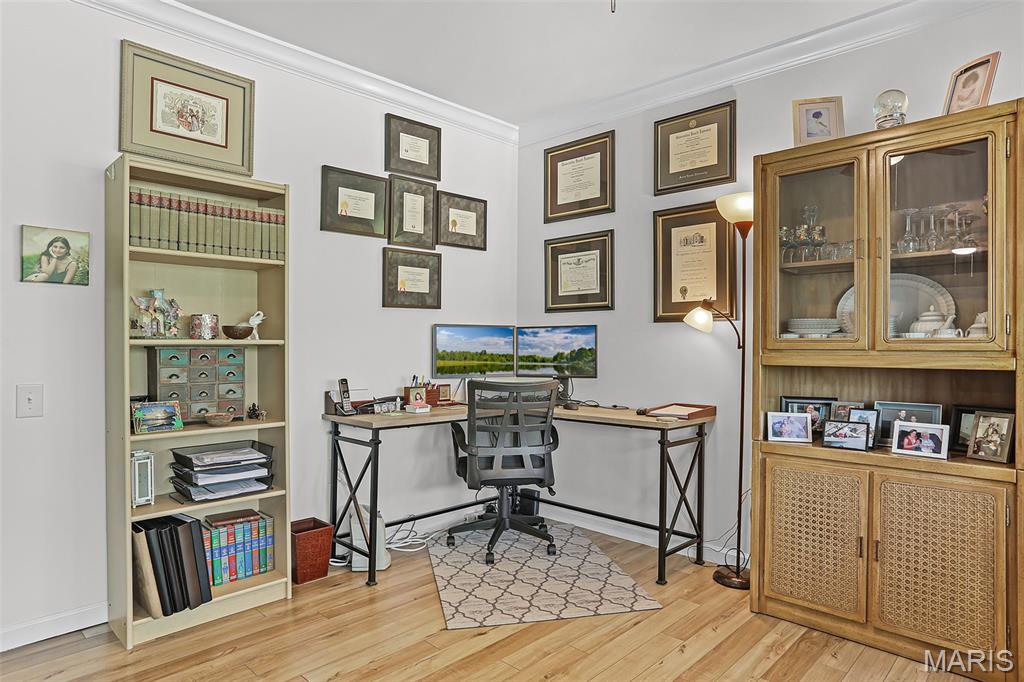 Woodridge Condo At Old Ballas - Residential