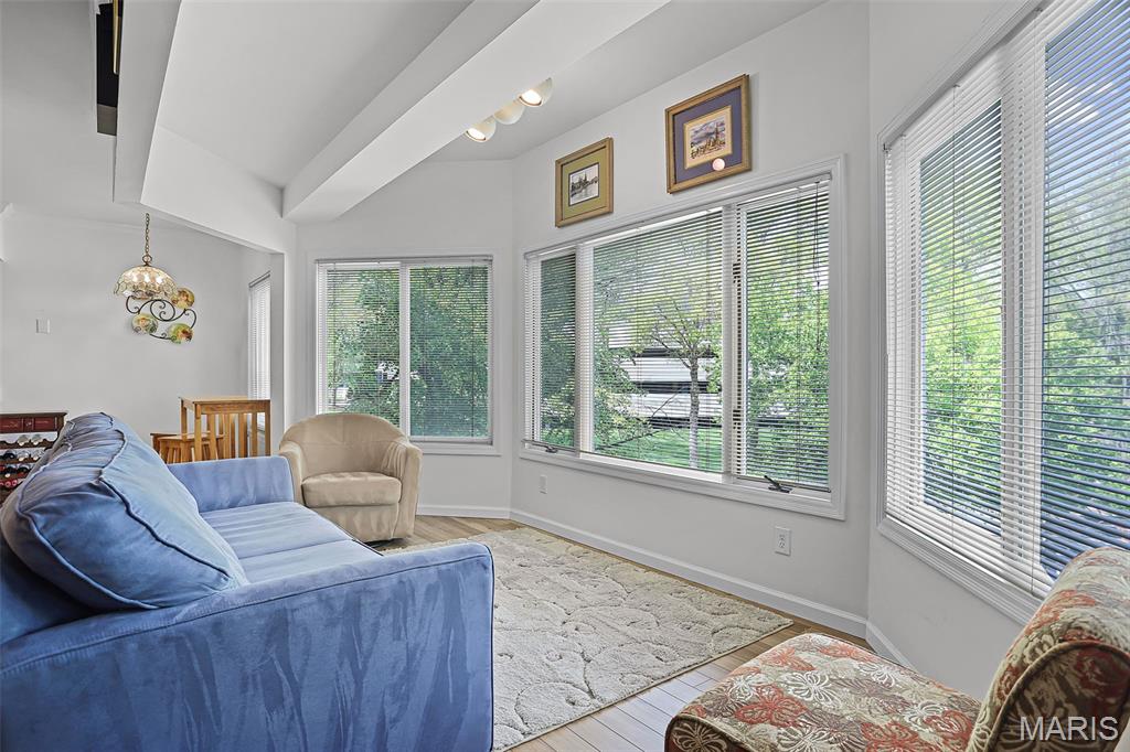 Woodridge Condo At Old Ballas - Residential