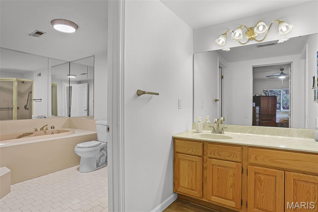 Woodridge Condo At Old Ballas - Residential