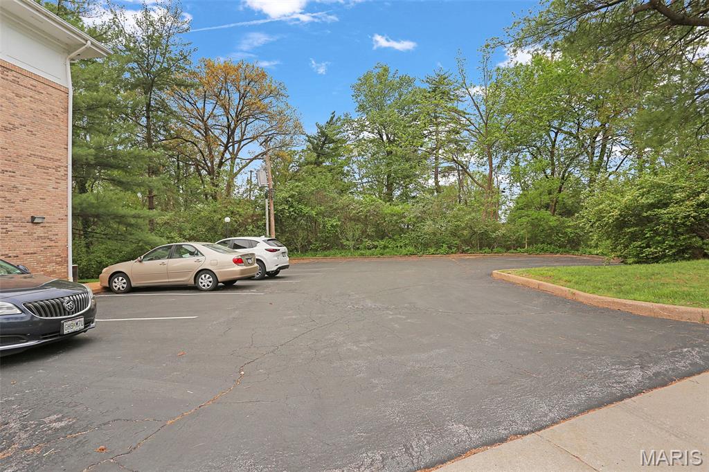 Woodridge Condo At Old Ballas - Residential