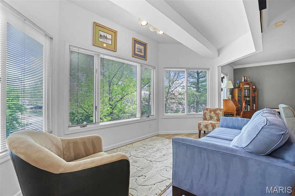 Woodridge Condo At Old Ballas - Residential